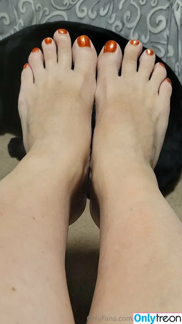 erin57868135 nude photo #0025 (erin57868135)