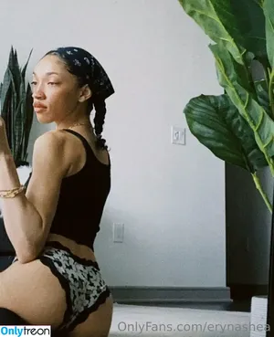  nude photo #0004