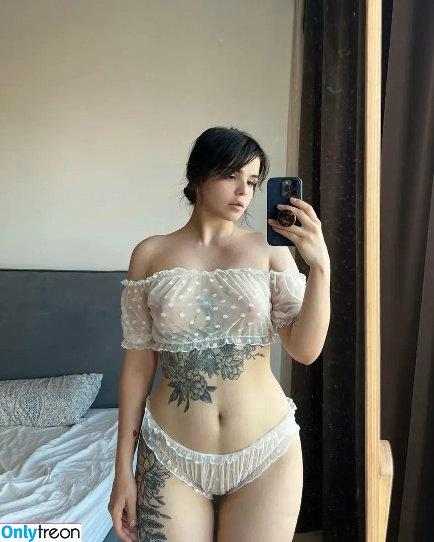 es.lain nude photo #0542 (Yummy Yum Yum)