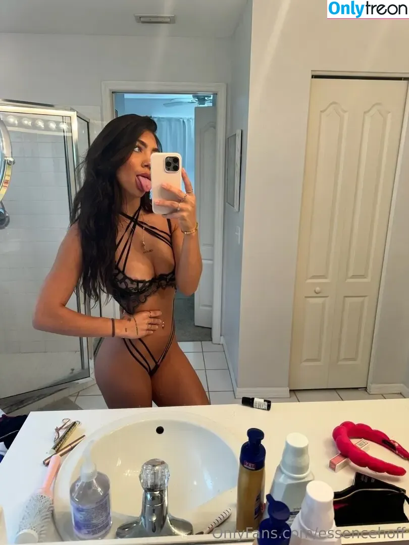 Essence Hoffman nude photo #0022 (Blueeyedqueen / Blueeyedqueen1 / essencehoff)