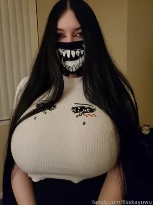 Esskayuwu nude photo #0074