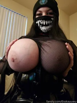 Esskayuwu nude photo #0126