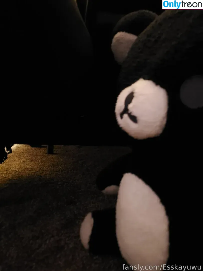 Esskayuwu nude photo #0004 (Esskayuwu)