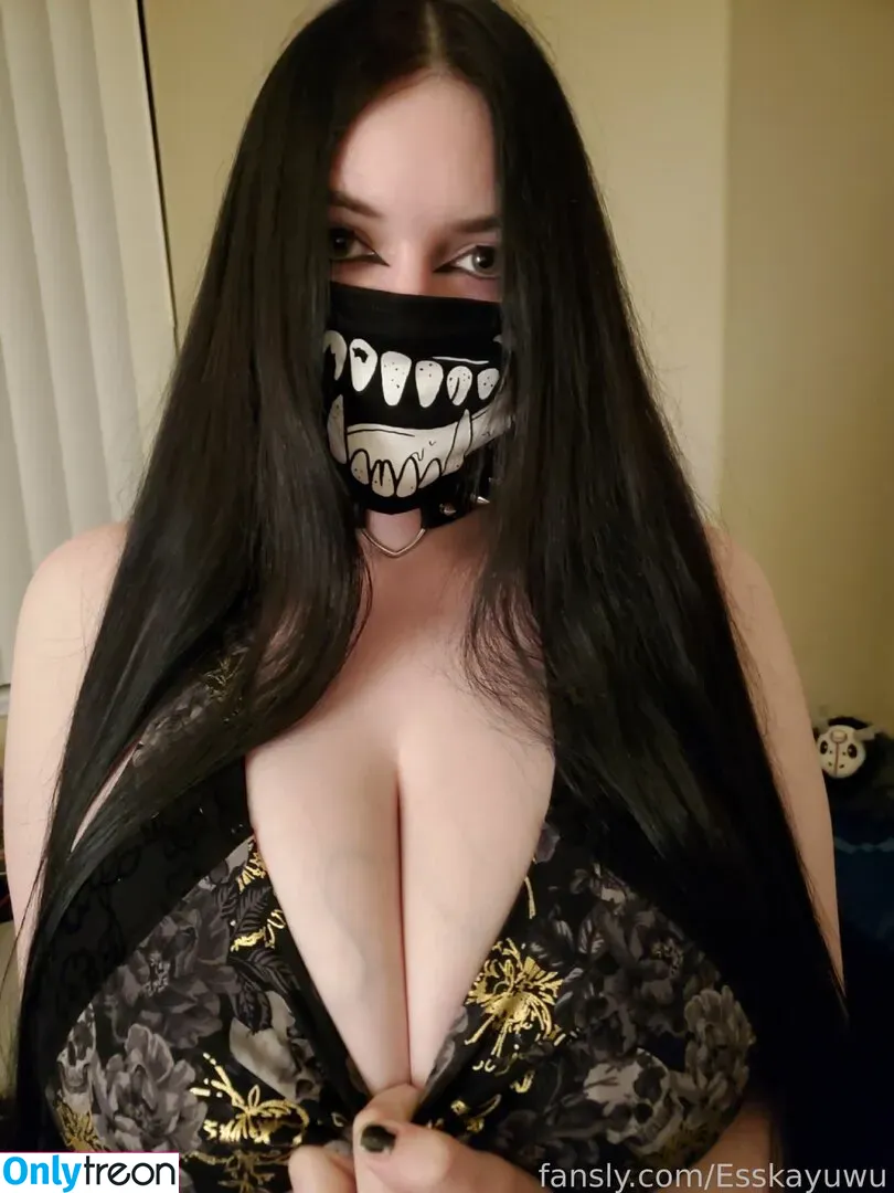 Esskayuwu nude photo #0072 (Esskayuwu)