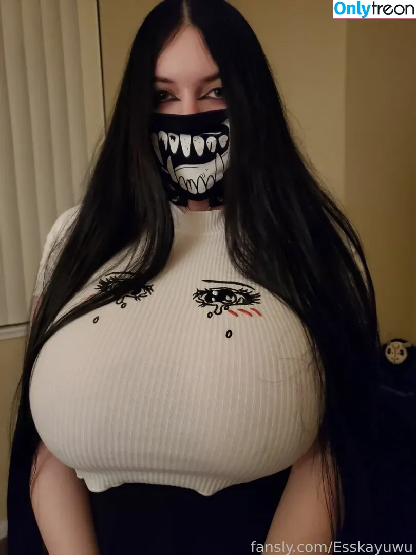 Esskayuwu nude photo #0074 (Esskayuwu)