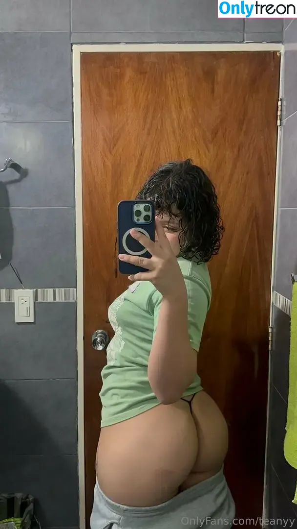 Estefany Marquez nude photo #0038 (daisymarquez / estefanymarquez / teanny)