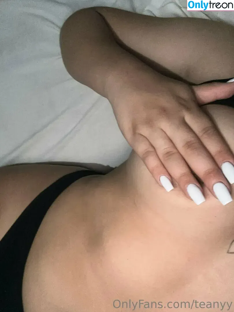 Estefany Marquez nude photo #0042 (daisymarquez / estefanymarquez / teanny)