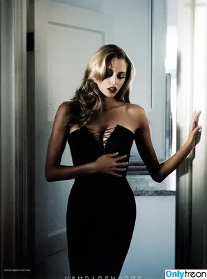 Estella Warren / estella_warren nude photo #0033
