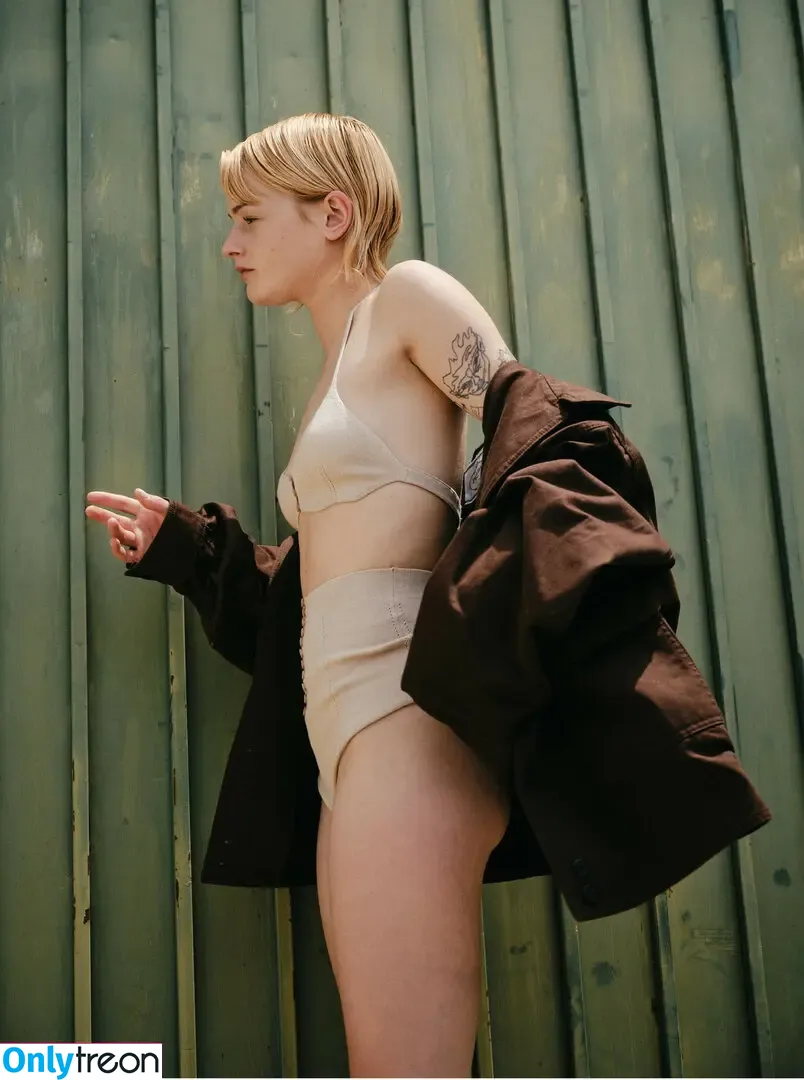 Esther McGregor nude photo #0107 (esther.mcgregor)