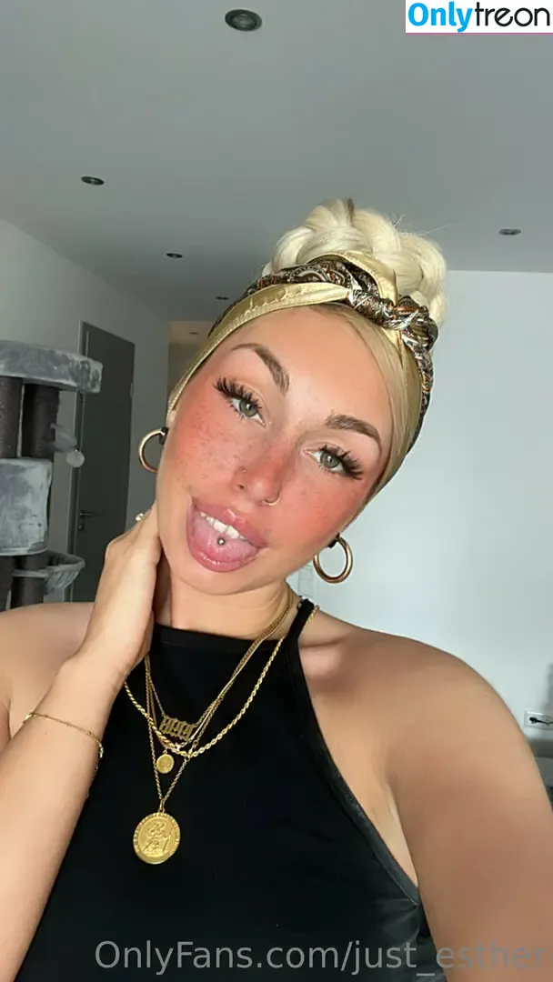 Estherjizz nude photo #0005 (Estherjizz)