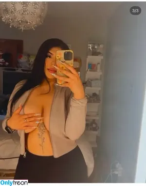esthycynthia / Esthy_cynthia nude photo #0002