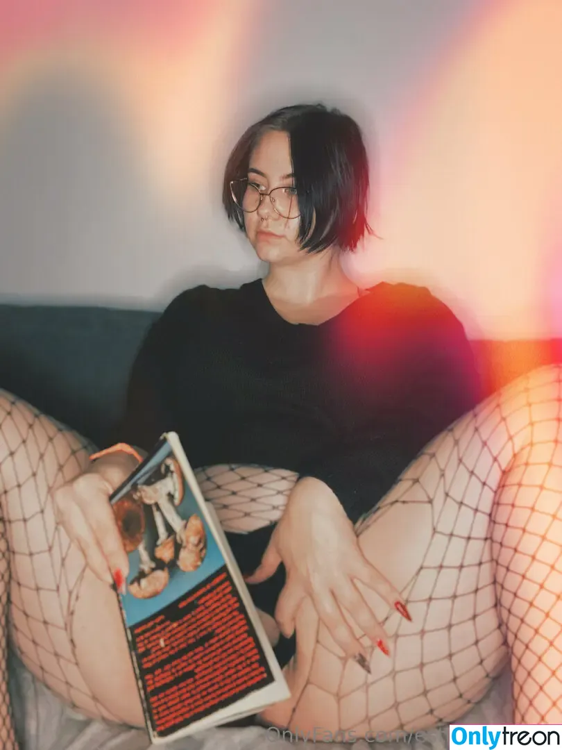 estrellababie2 nude photo #0012 (estrellaaax3)
