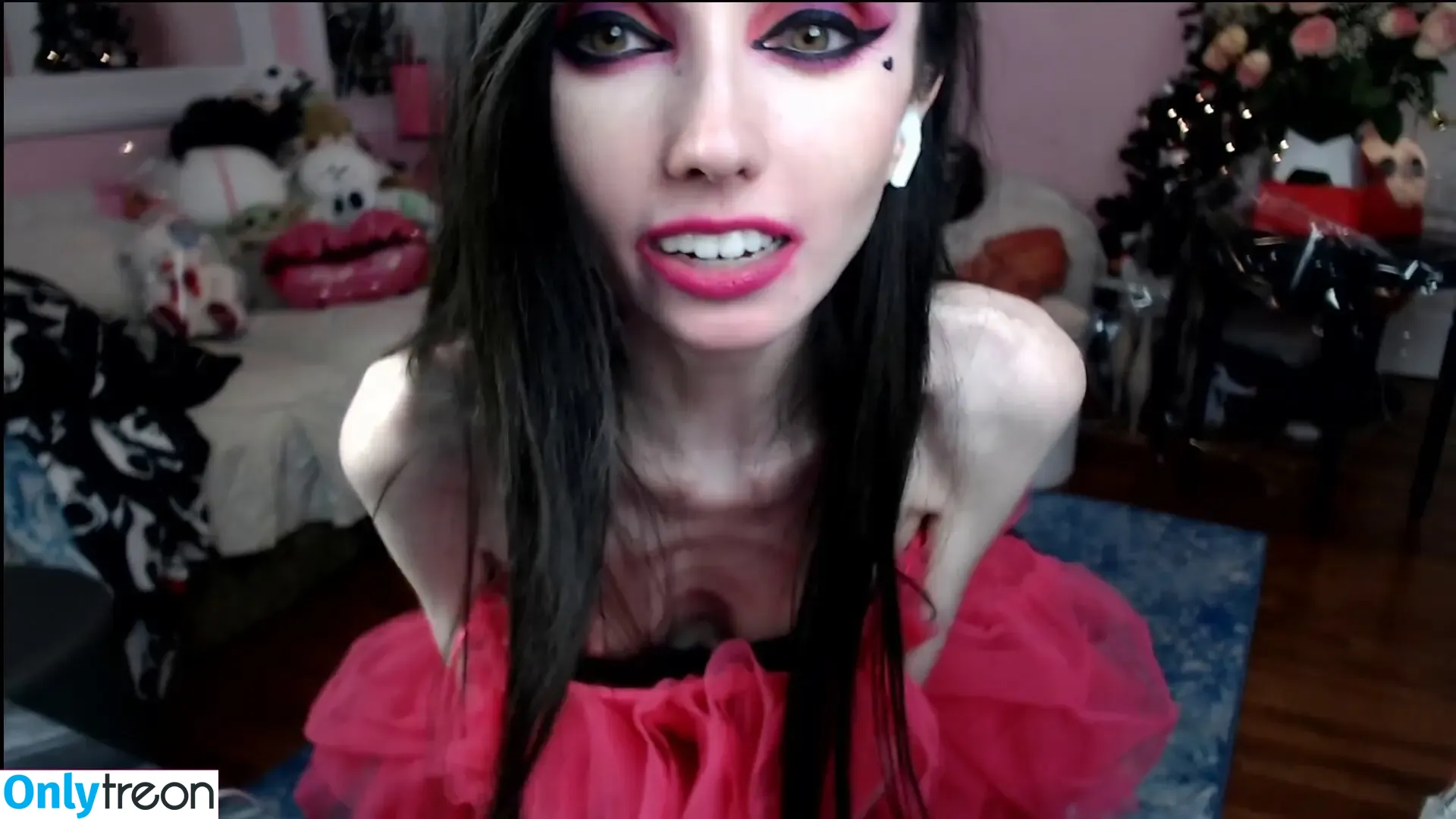 Eugenia Cooney nude photo #0114 (eugenia_cooney / eugeniacooney)