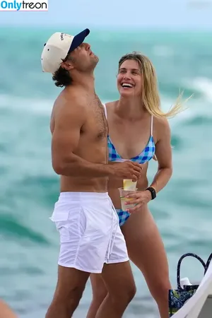 Eugenie Bouchard / Genie / geniebouchard nude photo #0558