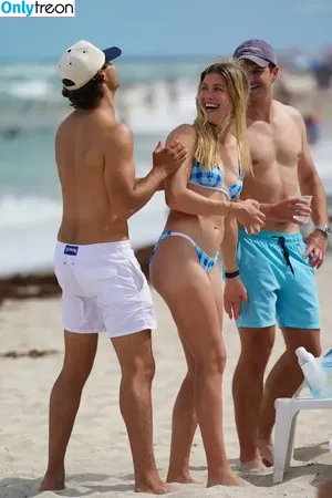 Eugenie Bouchard / Genie / geniebouchard nude photo #0562