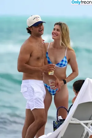 Eugenie Bouchard / Genie / geniebouchard nude photo #0574