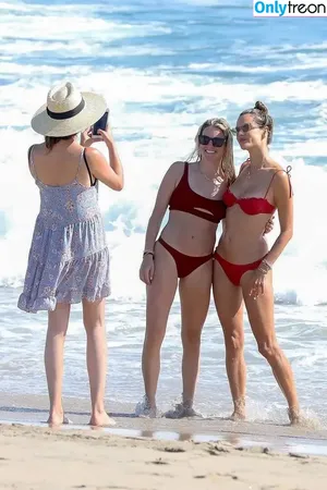 Eugenie Bouchard / Genie / geniebouchard nude photo #0606