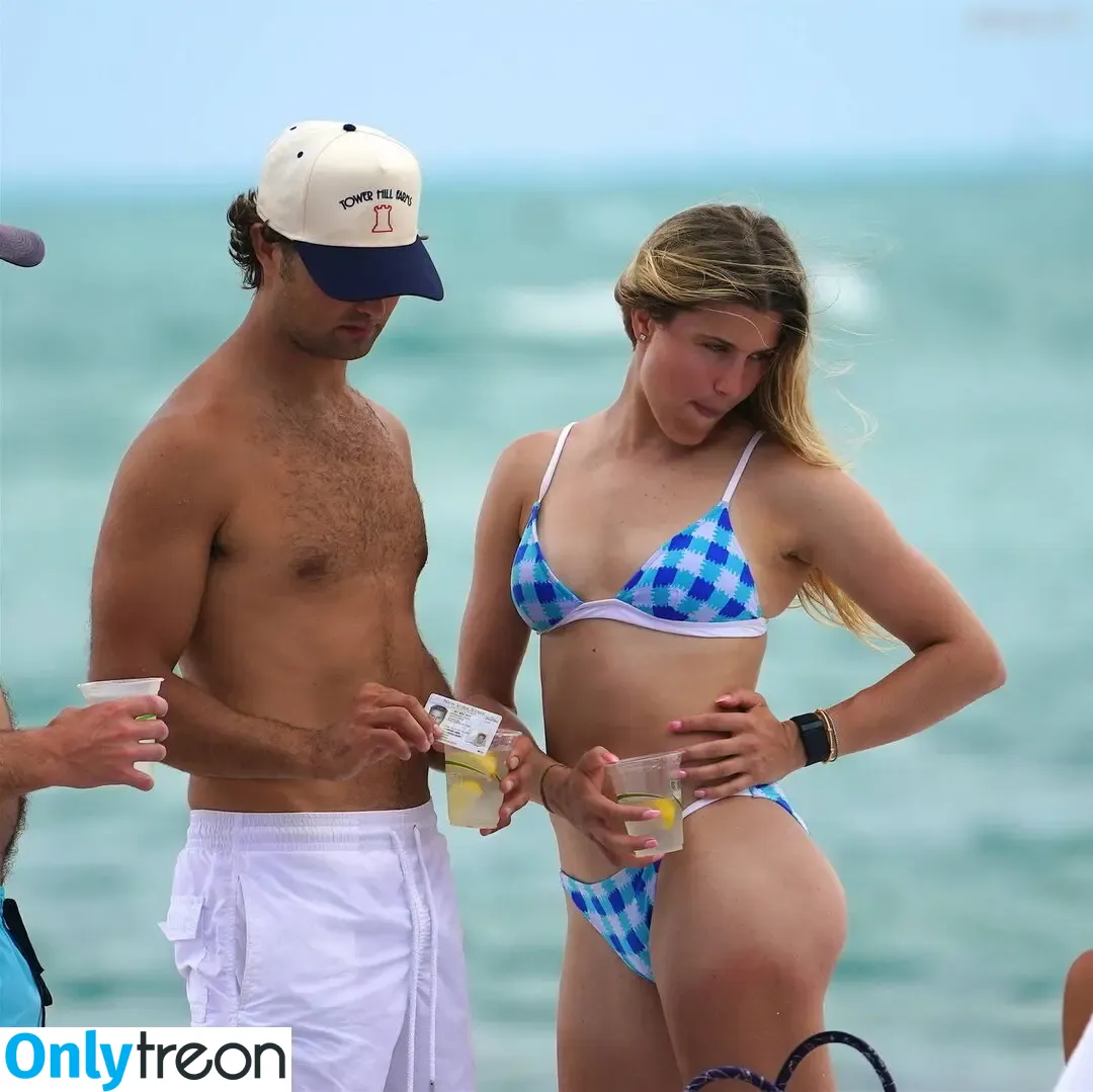 Eugenie Bouchard nude photo #0571 (Genie / geniebouchard)