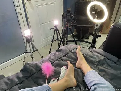 eurasian_feet / eurasian.feet nude photo #0210