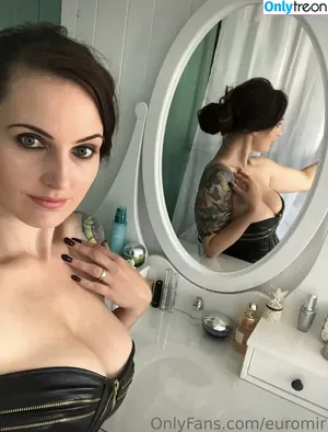  nude photo #0001