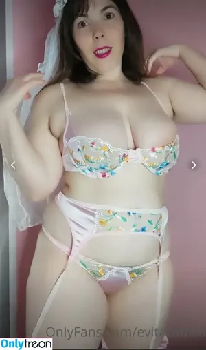 Eva Camila / evacamilahp / evitacamila nude photo #0001