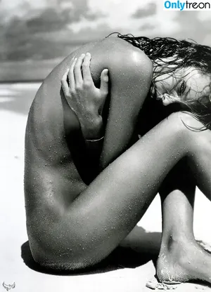Eva Herzigová / evaherzigova nude photo #0098