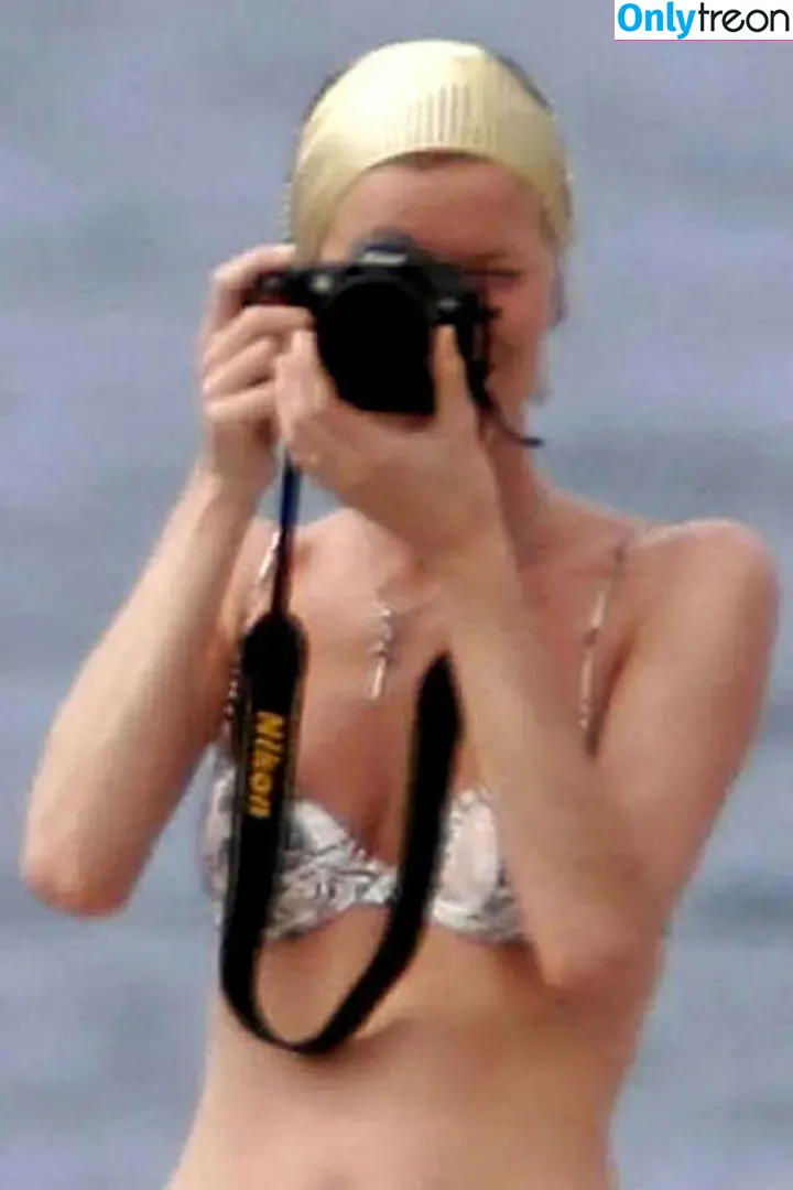 Eva Herzigová nude photo #0037 (evaherzigova)