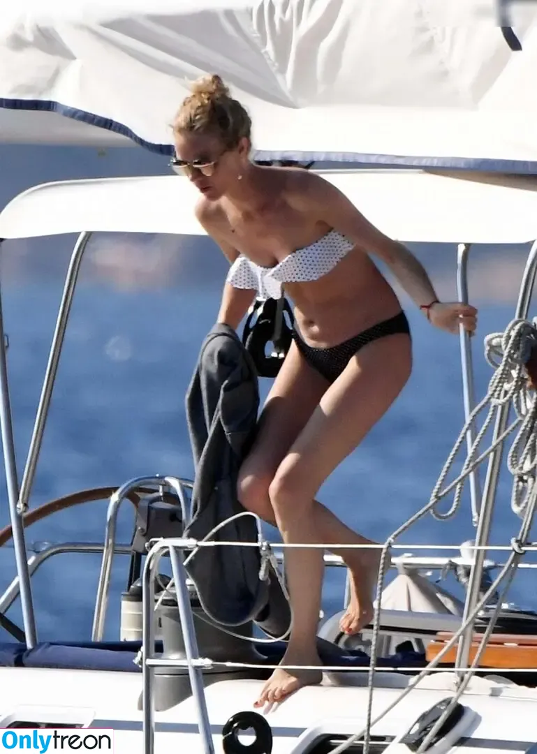 Eva Herzigová nude photo #0133 (evaherzigova)