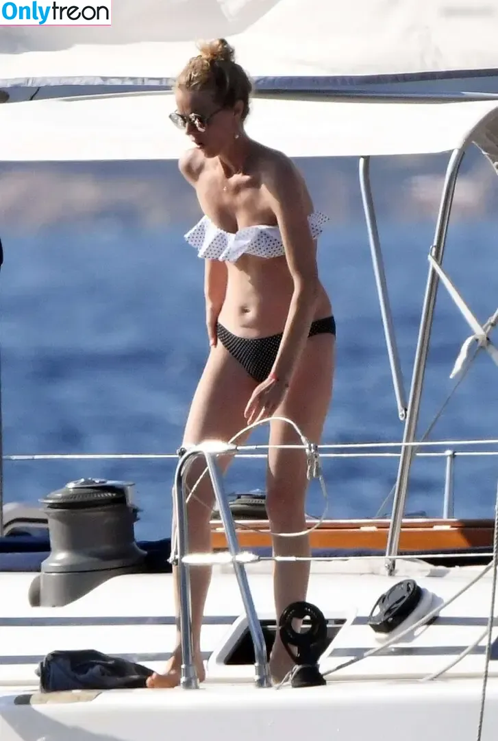 Eva Herzigová nude photo #0145 (evaherzigova)