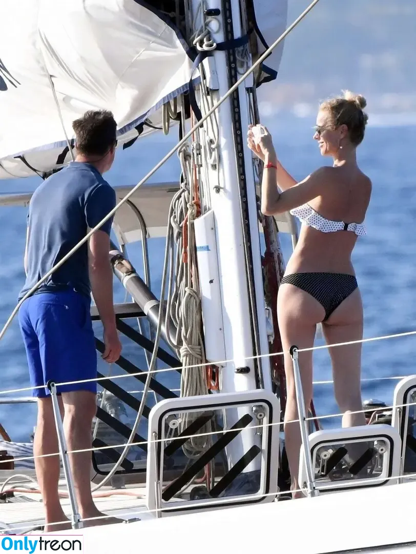 Eva Herzigová nude photo #0157 (evaherzigova)