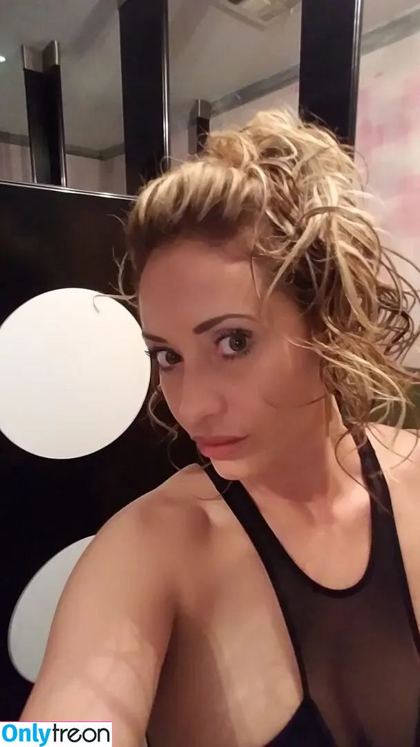 Eva Notty nude photo #0005 (EvaNotty / nottysquad)