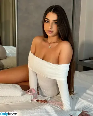 Eva Savagiou / ___evasavagiou nude photo #0852