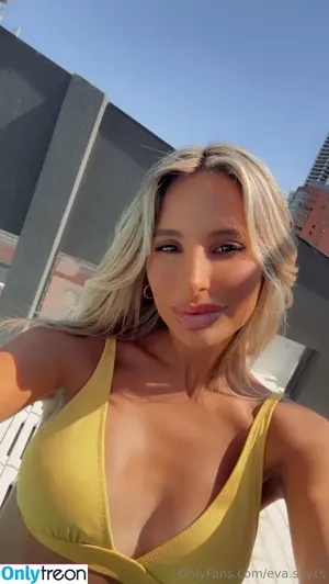 eva.sky.ts / evaskye nude photo #0019