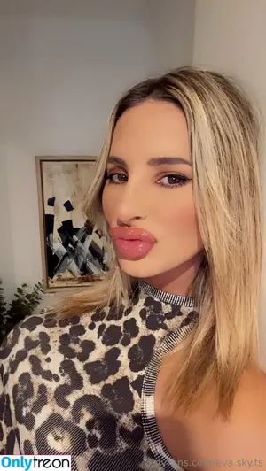 eva.sky.ts / evaskye nude photo #0073