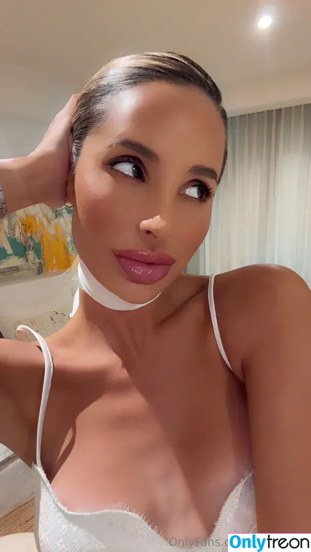 eva.sky.ts nude photo #0014 (evaskye)