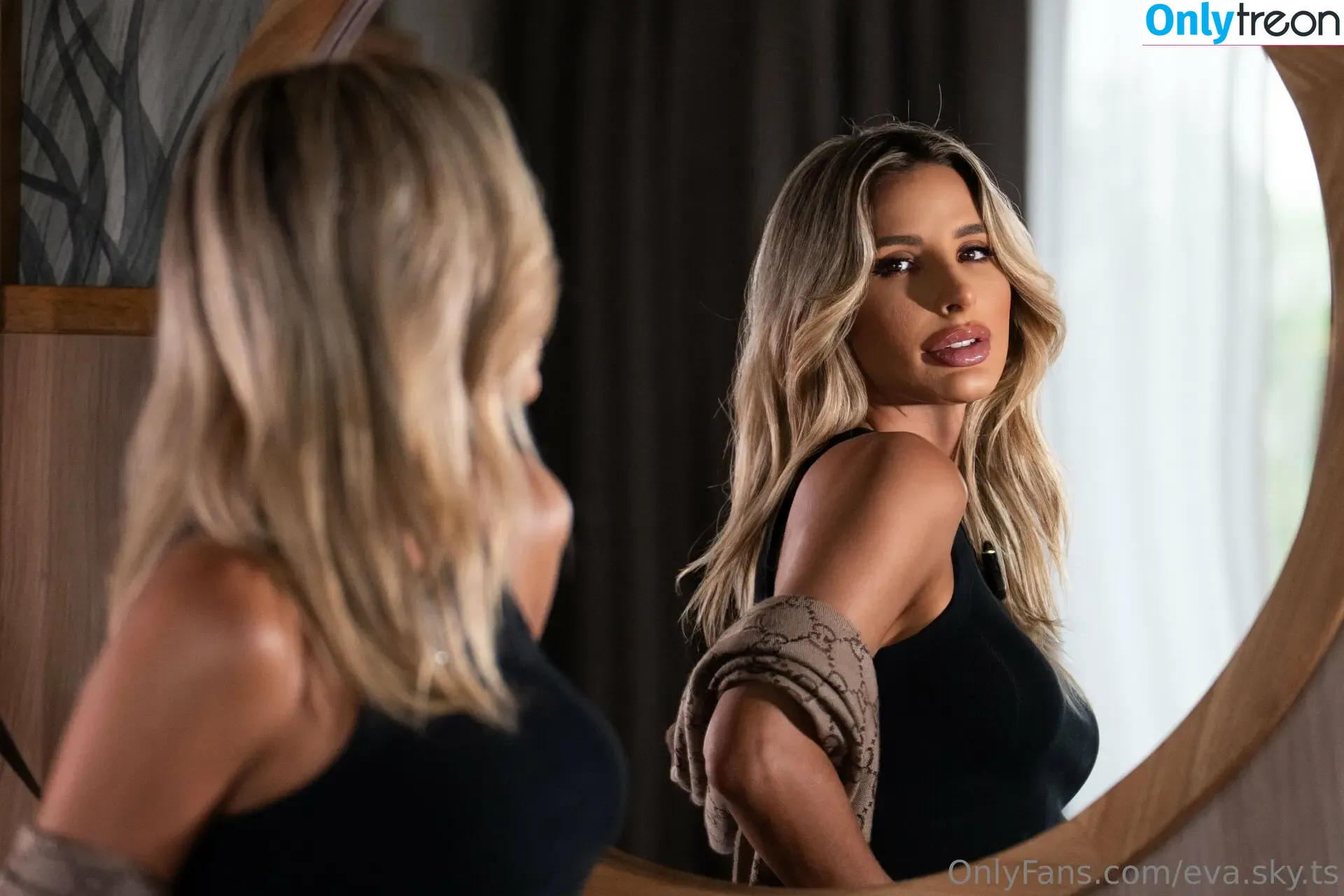 eva.sky.ts nude photo #0018 (evaskye)