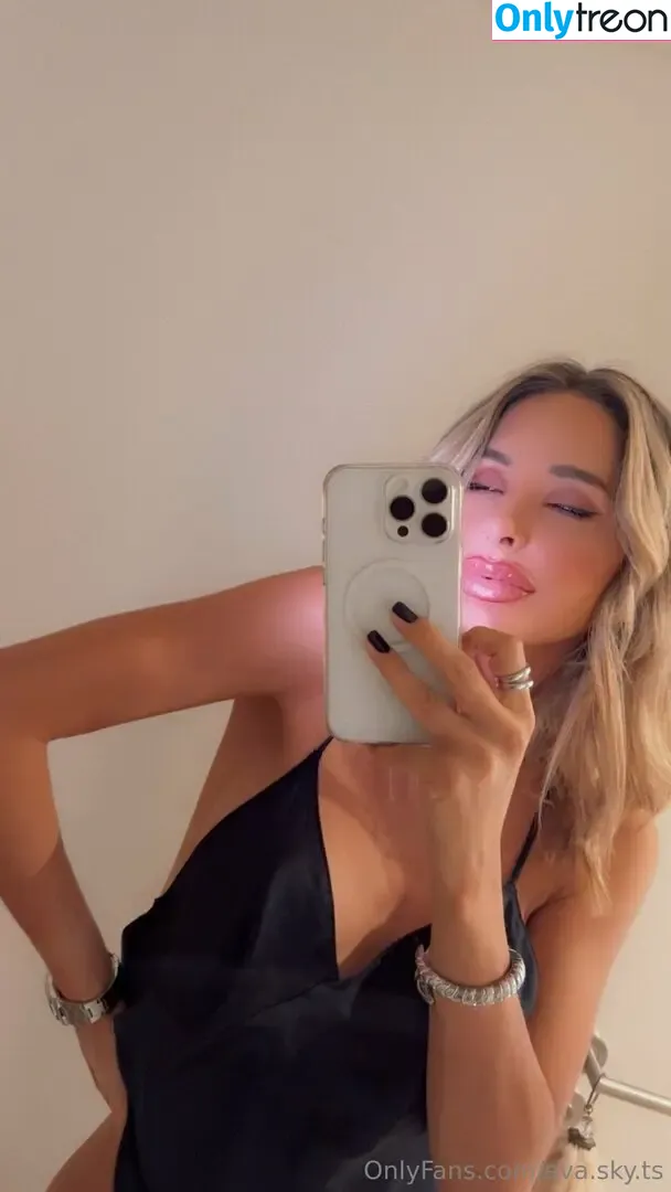 eva.sky.ts nude photo #0098 (evaskye)