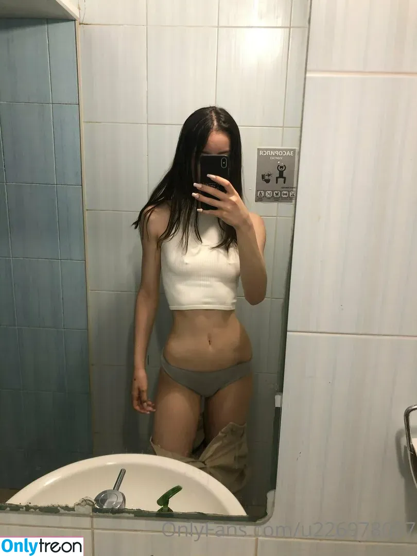 Eva Torrid nude photo #0012 (eva_torrid / evatori)