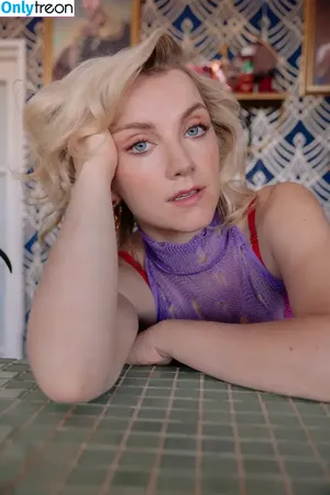 Evanna Lynch / evannalynch nude photo #0020