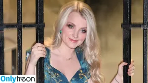 Evanna Lynch / evannalynch nude photo #0038