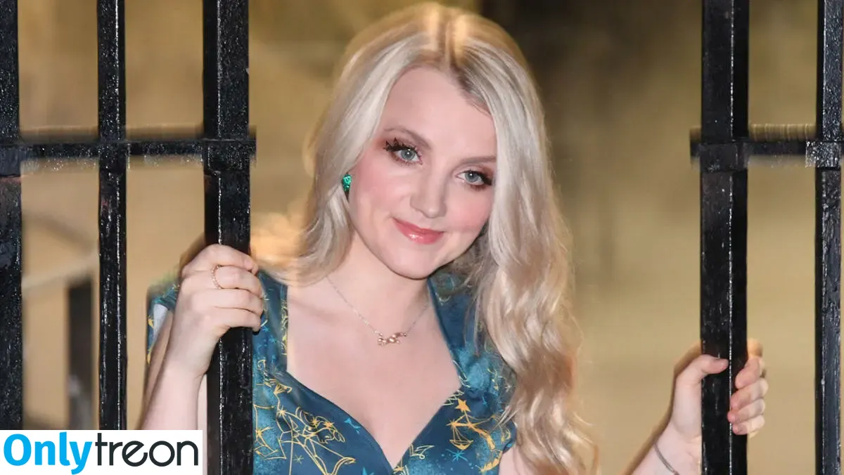 Evanna Lynch nude photo #0038 (evannalynch)