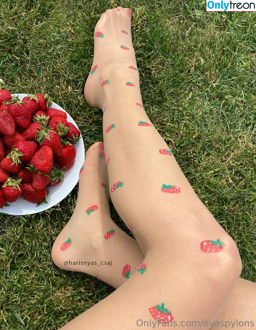 evasnylons nude photo #0064 (harisnyas_csaj)