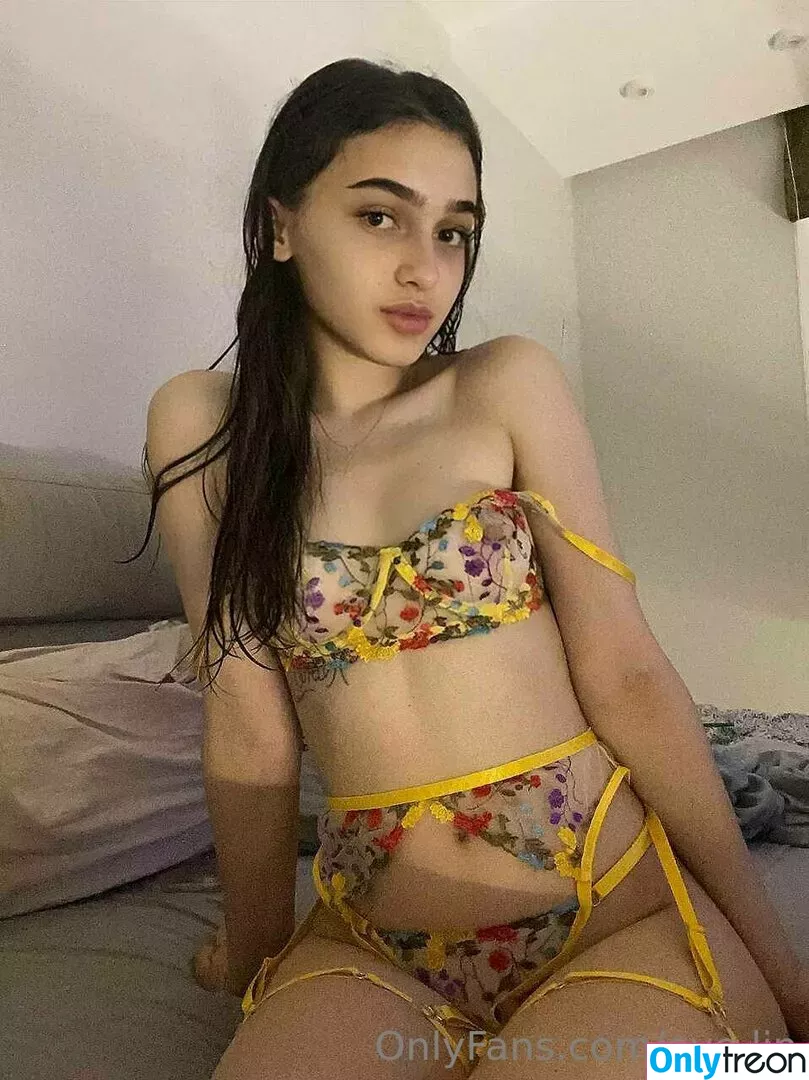 eve_llin nude photo #0015 (eve_llin)