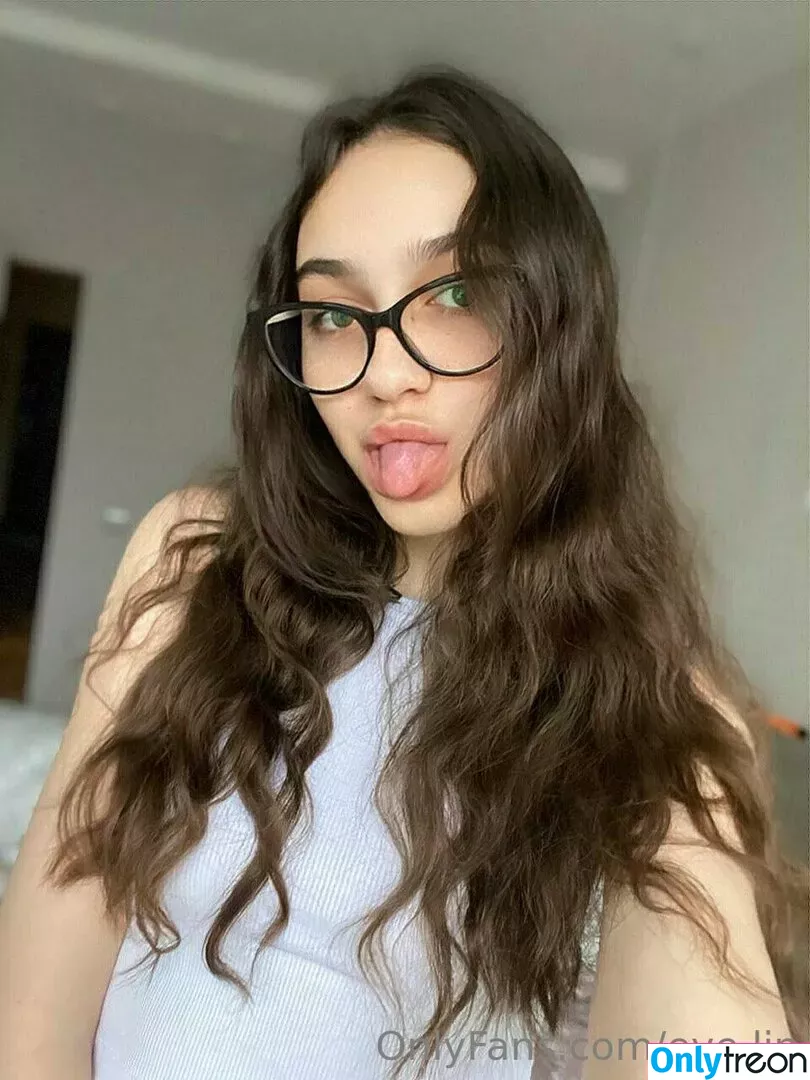eve_llin nude photo #0055 (eve_llin)