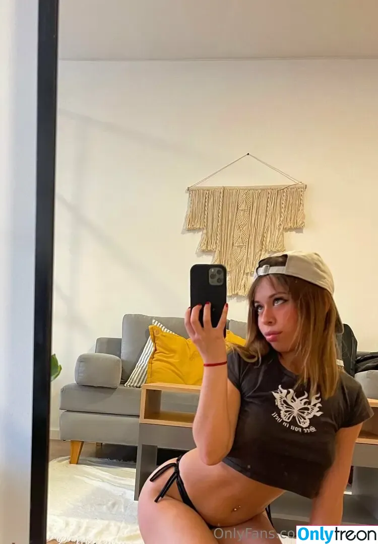 Eve Piers nude photo #0001 (eve.piers / real.page.eve)