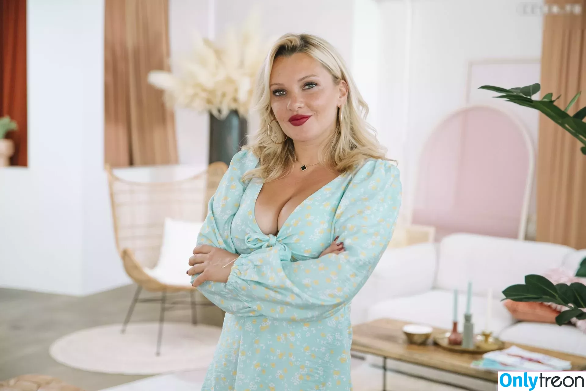 Evelyn Burdecki nude photo #0301 (evelyn_burdecki / evelynburdecki)