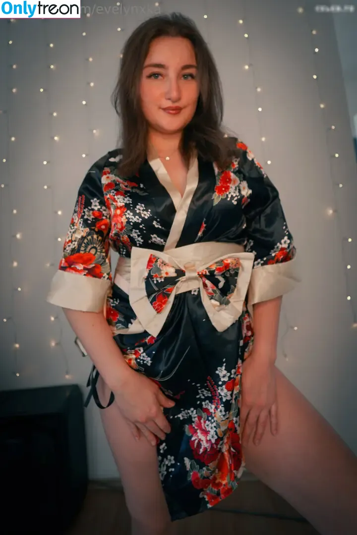 Evelynxka nude photo #0393 (Evelynxka)