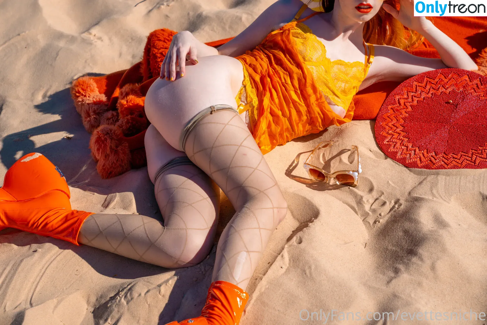 Evettes Niche nude photo #0099 (evettesniche)