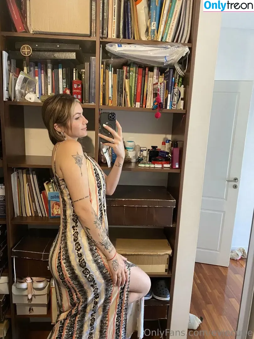 eviecutie nude photo #0025 (evie.cute)