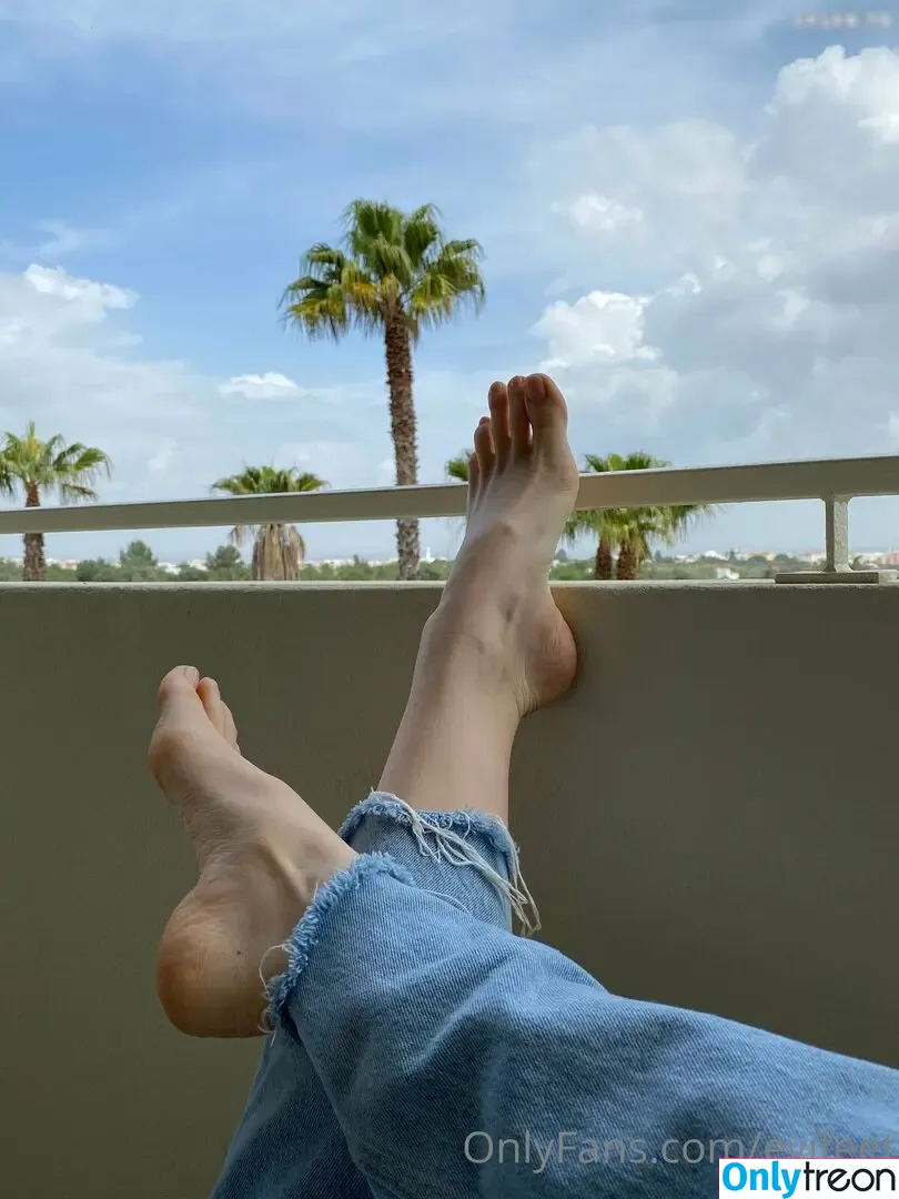 Evifeet nude photo #0110 (Evifeet)